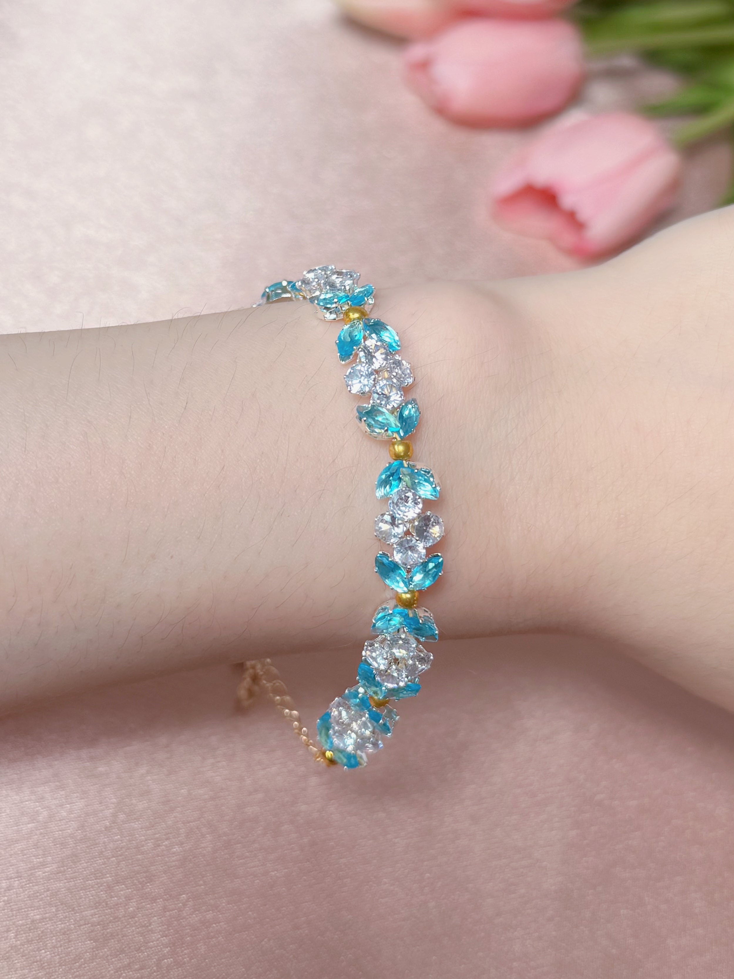 Moonlight Harmony Zircon Bracelet – Blue & White Dreamy Beads, Healing Crystal Inspired Jewelry, Sparkling Dainty Bracelet, Gift for Her